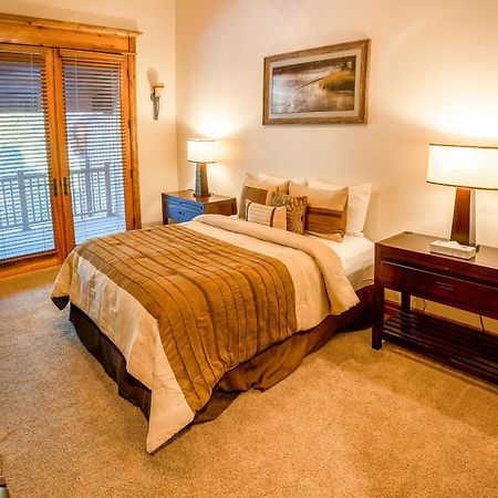 Silver Aspen - Five Bedroom Loft Luxury Townhome Hotel Room Solitude ภายนอก รูปภาพ